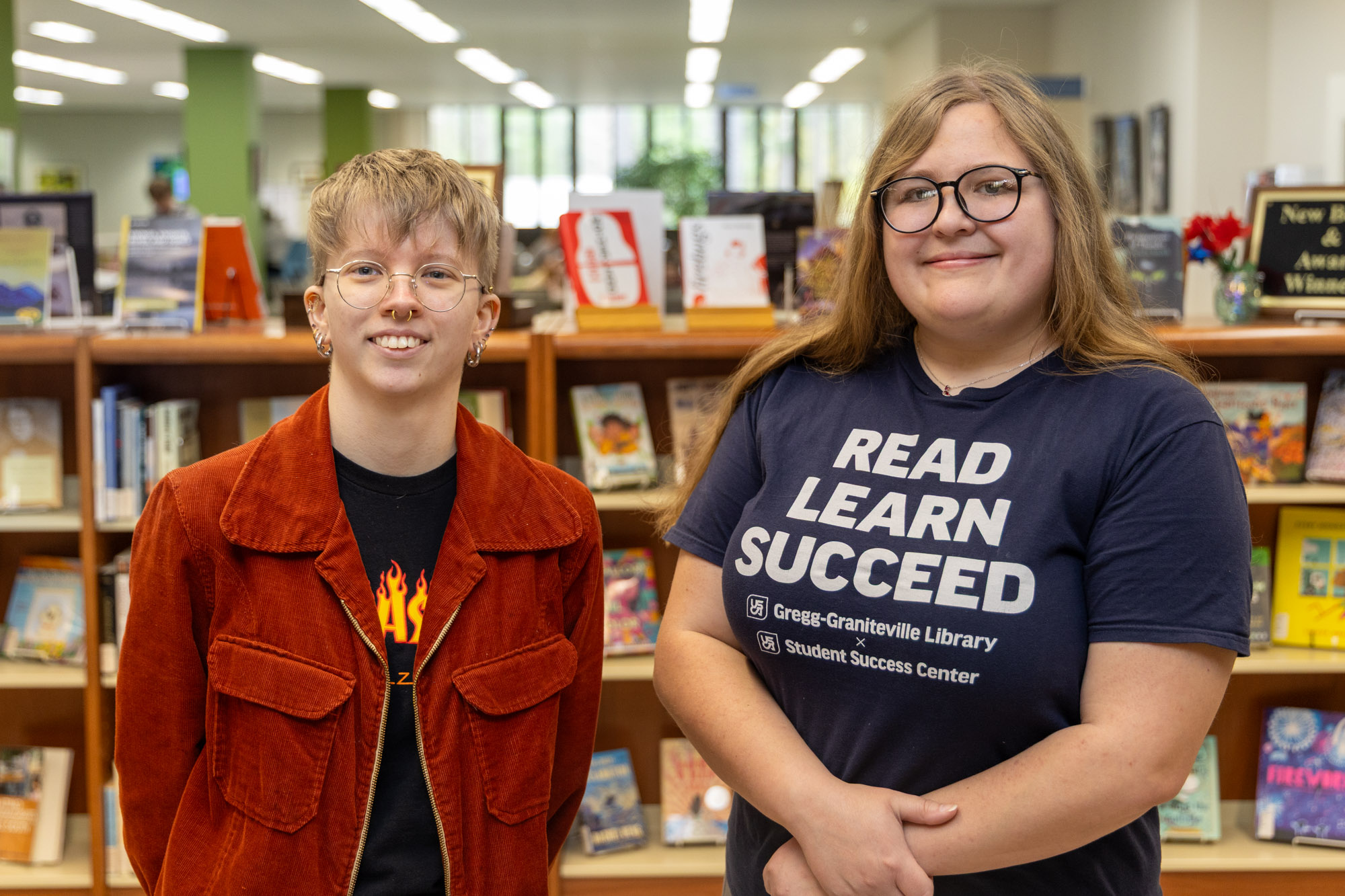 USCA’s 2026 Library Research Awards go to history major Caroline Wright, left, and nursing major Alexa Carnahan.  (USCA photo by John Antaki)